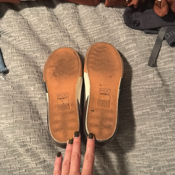 Dolce vita sneakers size 6 in excellent used condition only worn - Picture 3 of 4